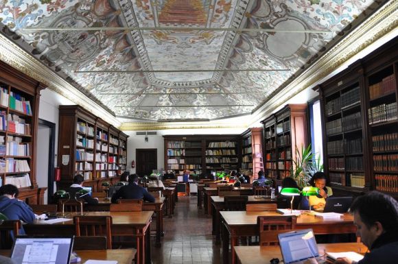 The Library Room, also known as Art Room, due to the painted ceiling
© Universidade de Évora