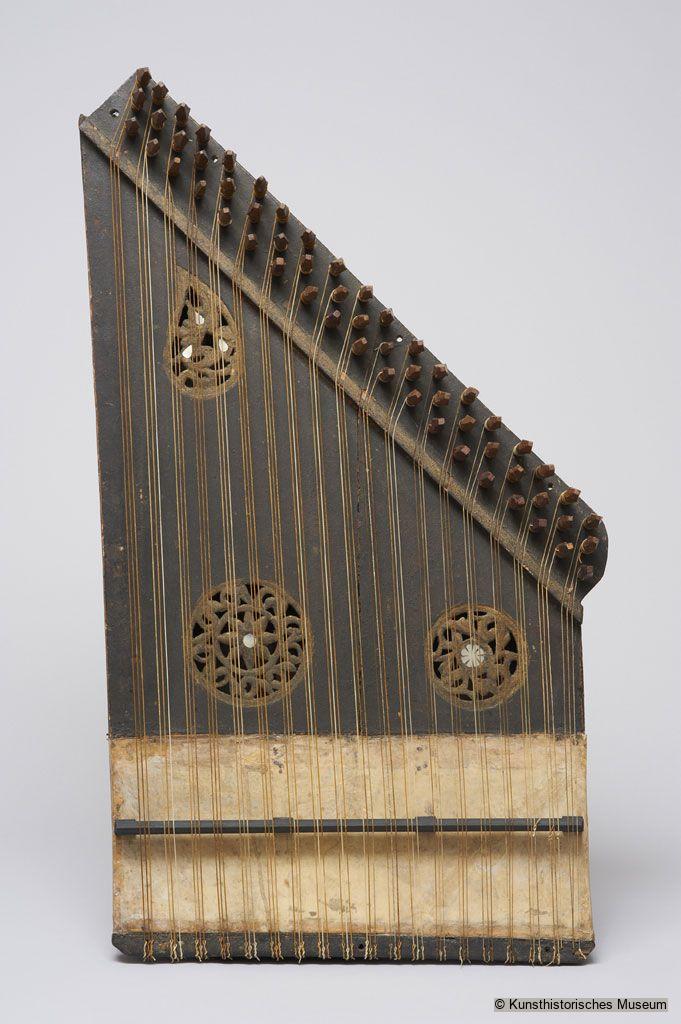 Quan Instrument Arabian qānūn - Discover Islamic Art - Virtual Museum